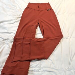 Matilda Jane pull-on ruffled finn pants in sweetest maple size small